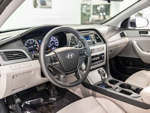 Used 2015 Hyundai Sonata SE FWD image 18