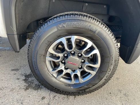 Used 2024 GMC Sierra 2500 SLE w/ SLE Convenience Package image 16