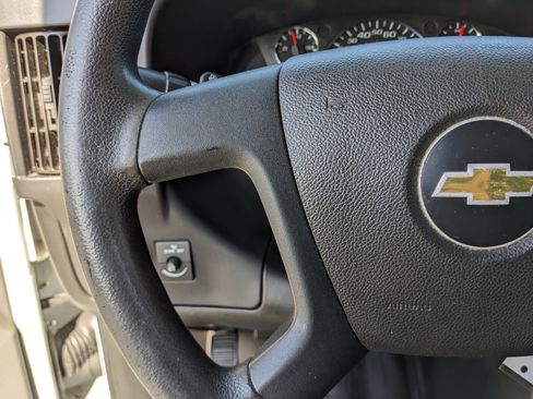 Used 2019 Chevrolet Express 2500 RWD image 36