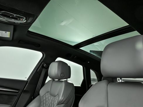 Used 2020 Audi SQ5 Premium Plus w/ Premium Plus Package image 21