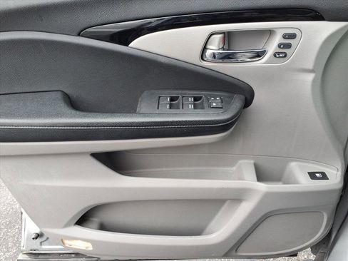 Used 2017 Honda Ridgeline RTL-E image 22