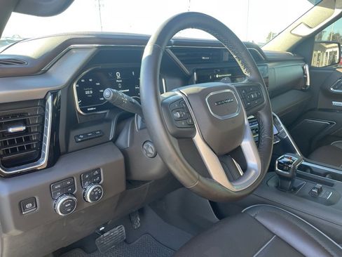 Used 2024 GMC Sierra 1500 Denali w/ Technology Package image 9