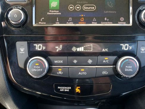 Used 2019 Nissan Rogue SL FWD image 14