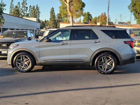 Used 2025 Ford Explorer ST w/ Sun And Sound Package image 29