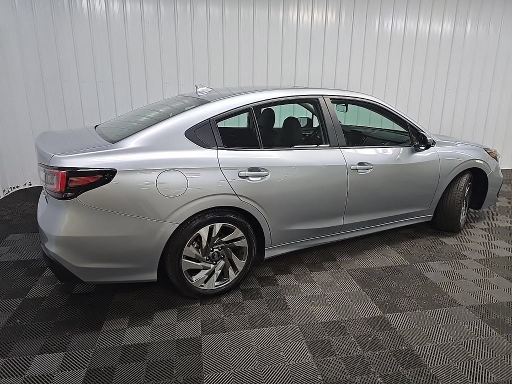 Used 2025 Subaru Legacy Limited AWD/4WD image 3