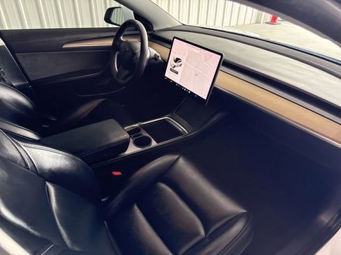 Used 2021 Tesla Model 3 Standard Range Plus RWD image 19
