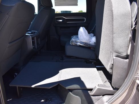 New 2026 RAM 3500 Big Horn AWD/4WD image 23