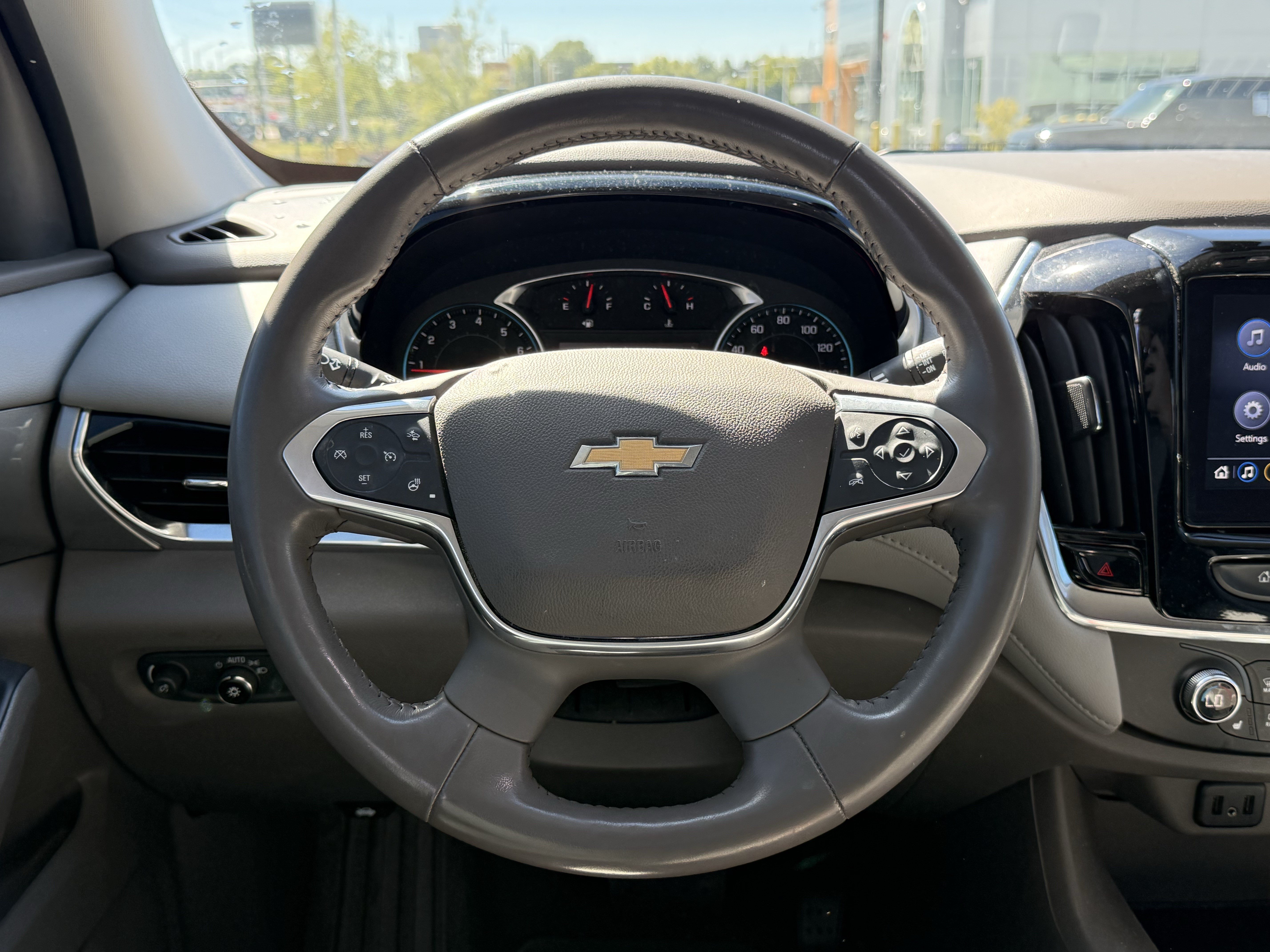 Used 2021 Chevrolet Traverse LT FWD image 6