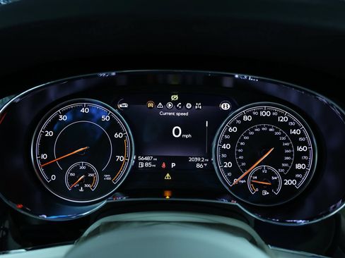 Used 2017 Bentley Bentayga AWD/4WD image 29