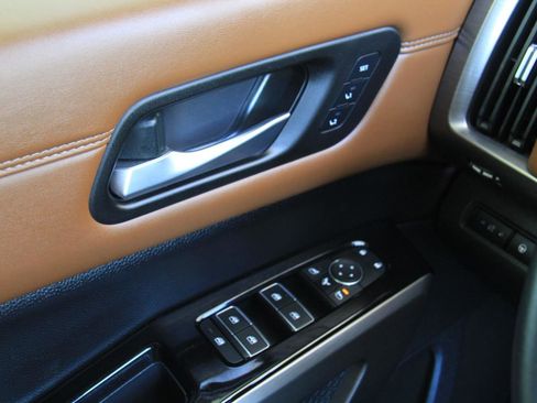Used 2024 Nissan Pathfinder Platinum FWD image 14