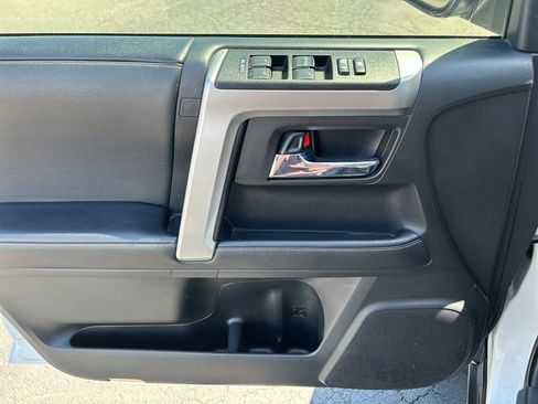 Used 2022 Toyota 4Runner SR5 Premium w/ Moonroof Package AWD/4WD image 15