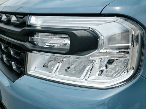 Used 2023 Ford Maverick XL FWD image 11