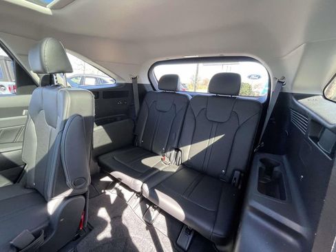 Used 2025 Kia Sorento SX image 25