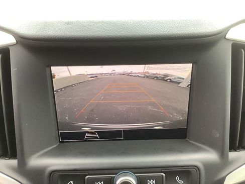 Used 2024 GMC Terrain SLE image 16