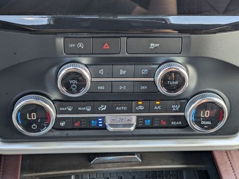 Used 2024 Ford Expedition Max Limited AWD/4WD image 28