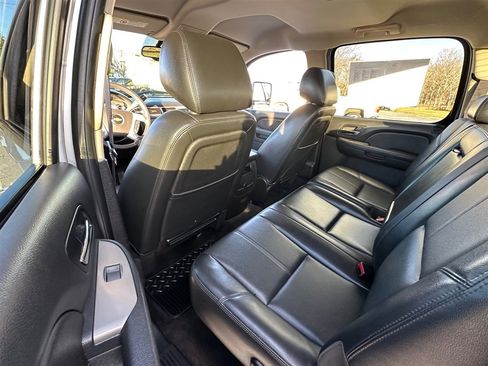 Used 2014 Chevrolet Silverado 2500 LTZ w/ LTZ Plus Package image 25