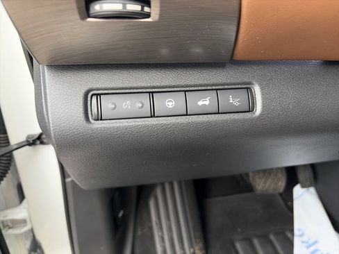 Used 2023 Nissan Pathfinder Platinum AWD/4WD image 19
