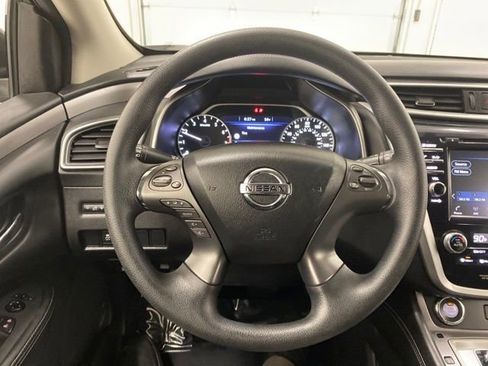 Used 2019 Nissan Murano S image 18