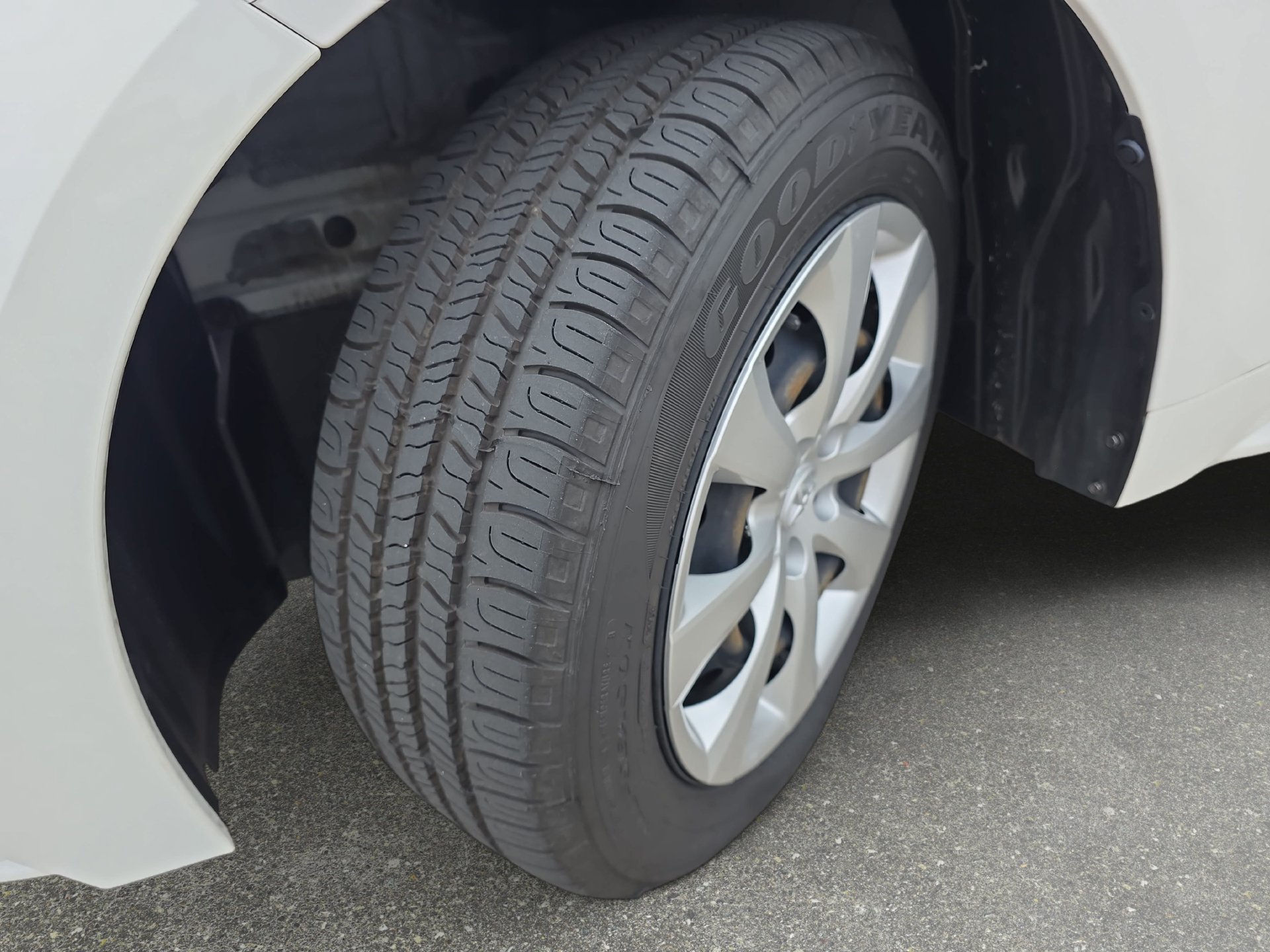 Used 2023 Toyota Corolla LE FWD image 29
