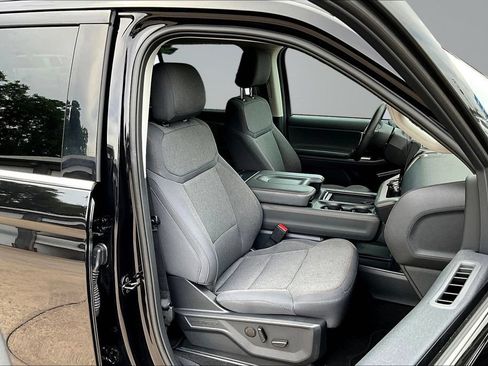 Used 2025 Ford Expedition Max Active RWD image 28