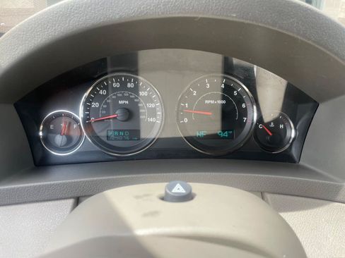 Used 2005 Jeep Grand Cherokee Limited AWD/4WD image 9