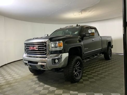 Used 2019 GMC Sierra 2500 SLT AWD/4WD image 3