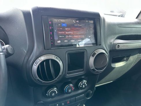 Used 2017 Jeep Wrangler Unlimited Sport w/ Connectivity Group image 7