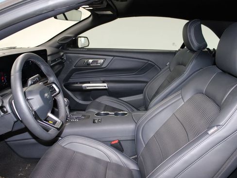 Used 2025 Ford Mustang GT Premium RWD image 13
