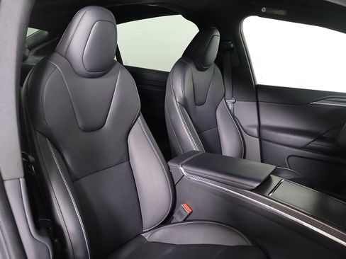 Used 2023 Tesla Model X Plaid image 24