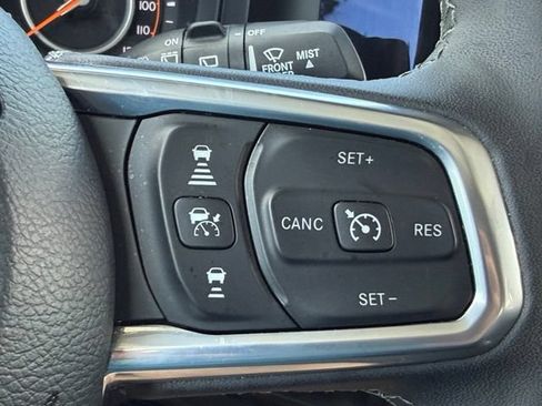 Used 2026 Jeep Wrangler Unlimited Sahara AWD/4WD image 19