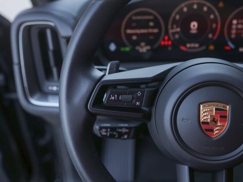 New 2026 Porsche Cayenne S AWD/4WD image 22