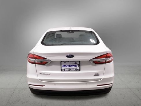 Used 2020 Ford Fusion SE image 5