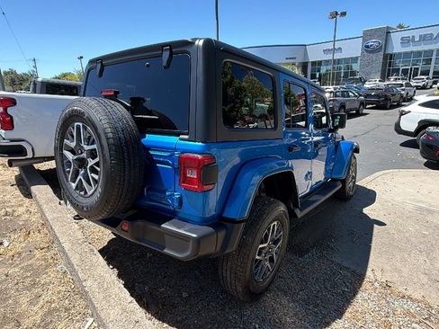 Used 2021 Jeep Wrangler Unlimited Sahara AWD/4WD image 4
