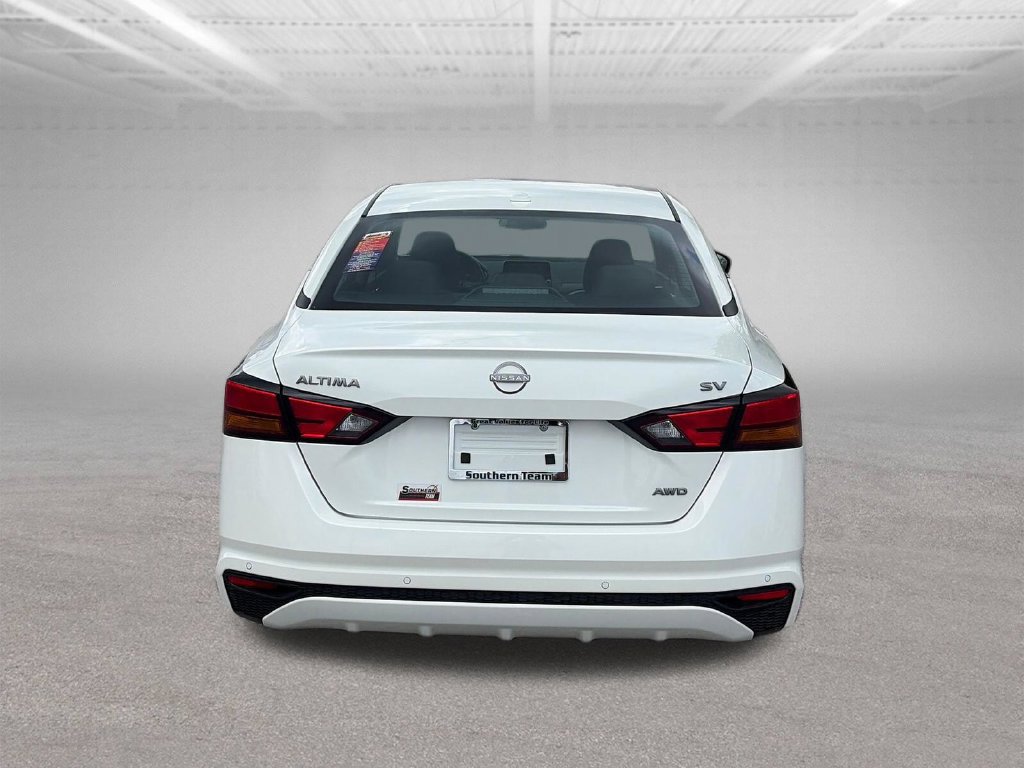 Used 2024 Nissan Altima 2.5 SV AWD/4WD image 5