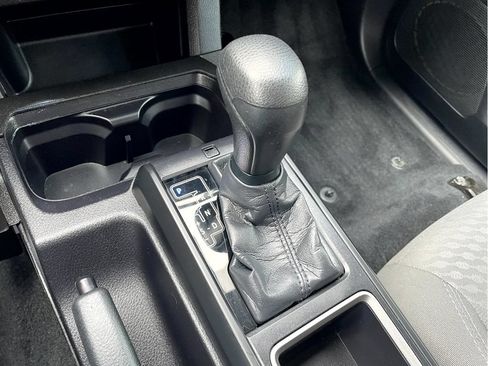 Used 2021 Toyota Tacoma SR AWD/4WD image 19
