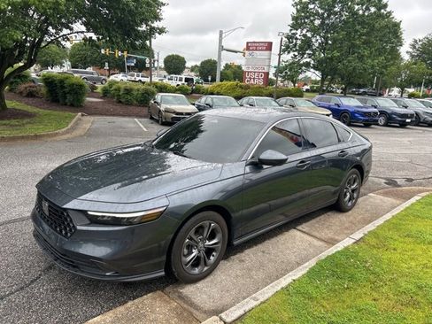 Used 2023 Honda Accord EX image 4