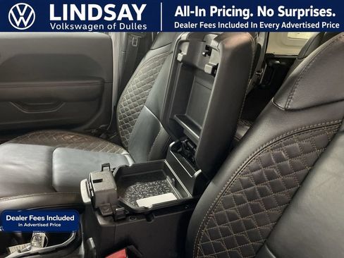 Used 2021 Jeep Wrangler Unlimited Sahara AWD/4WD image 22