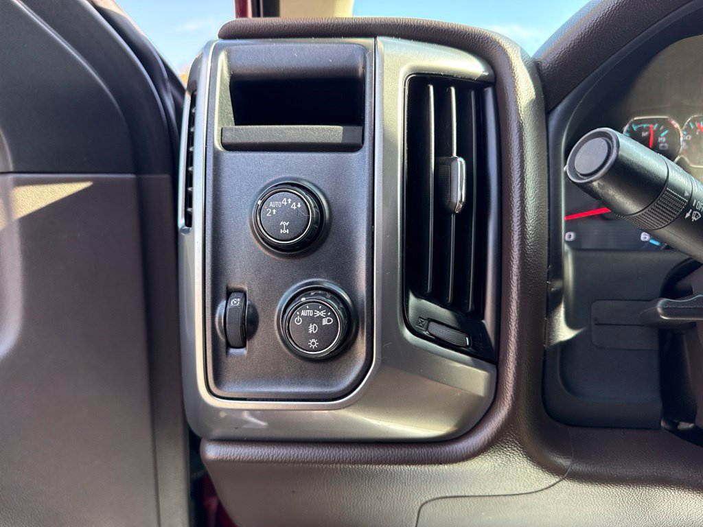 Used 2017 Chevrolet Silverado 1500 LT w/ All Star Edition AWD/4WD image 19