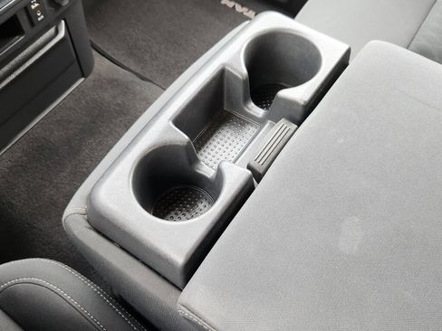 Used 2017 Nissan Titan SV image 23