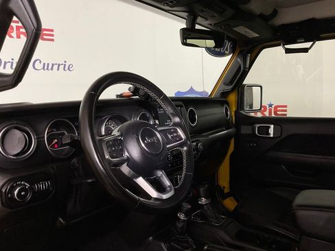 Used 2020 Jeep Wrangler Unlimited Sahara AWD/4WD image 13