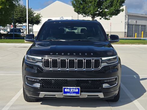 Used 2024 Jeep Wagoneer Series III AWD/4WD image 9