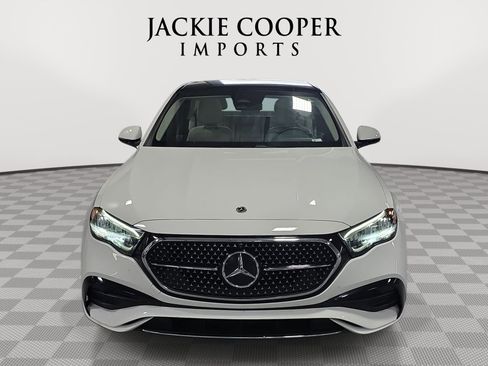 Used 2025 Mercedes-Benz E 350 4MATIC Sedan image 2