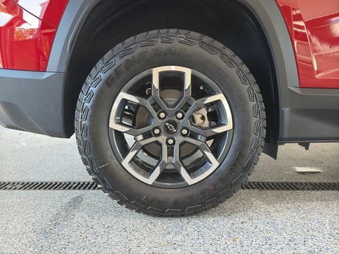 New 2026 Chevrolet Equinox ACTIV w/ Safety and Technology Package image 32