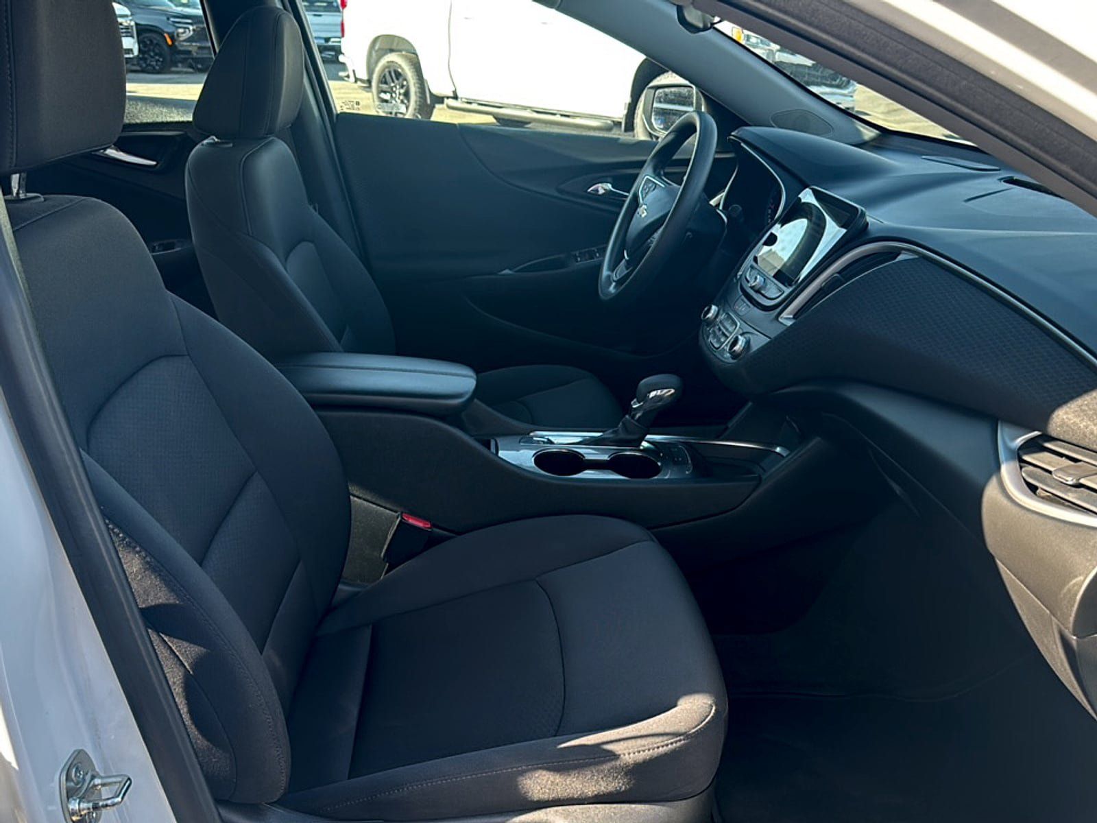 Used 2025 Chevrolet Malibu LT FWD image 13