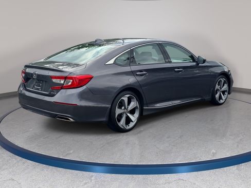 Used 2018 Honda Accord Touring image 5