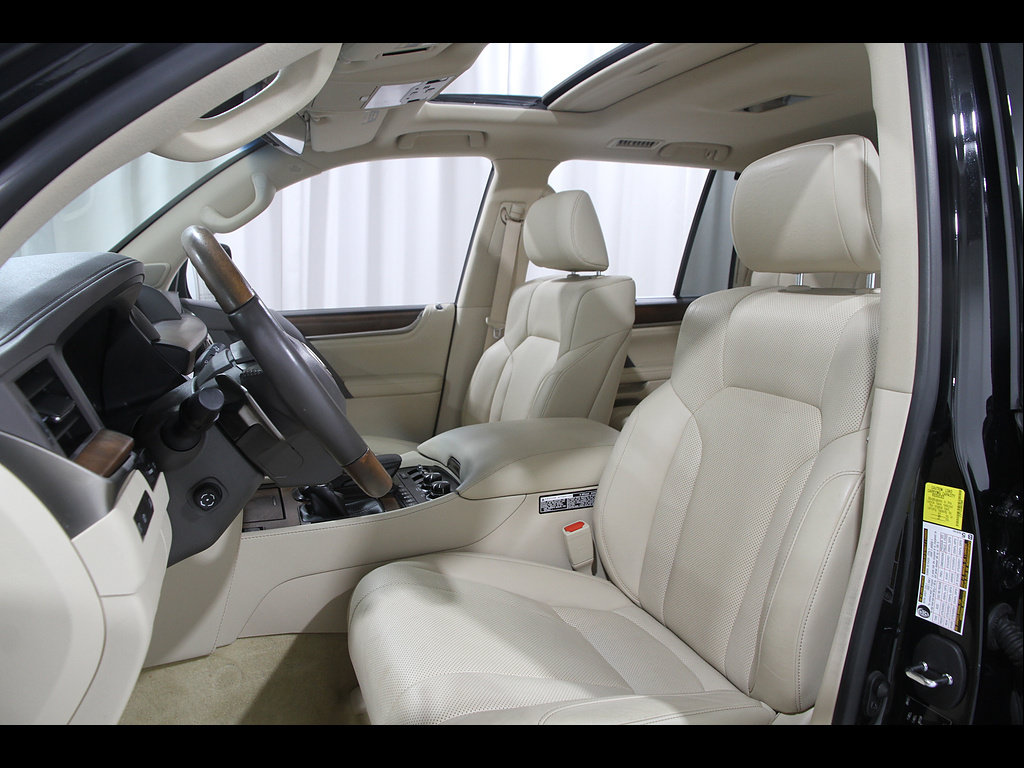 Certified 2021 Lexus LX 570 4WD w/ Luxury Package image 5