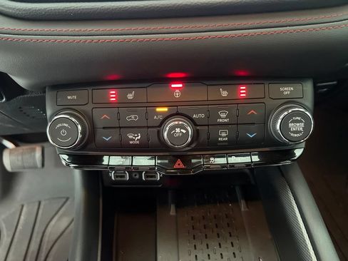 Used 2026 Dodge Durango GT w/ Blacktop Package AWD/4WD image 18