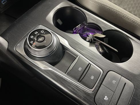 Used 2022 Ford Escape SE w/ SE Sport Appearance Package image 25