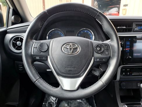 Used 2017 Toyota Corolla SE FWD image 37