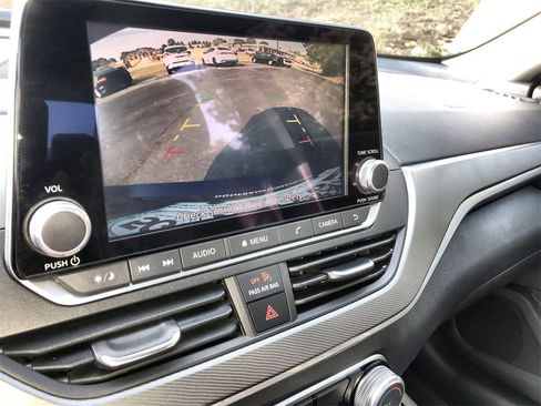 Used 2024 Nissan Altima 2.5 SR image 17